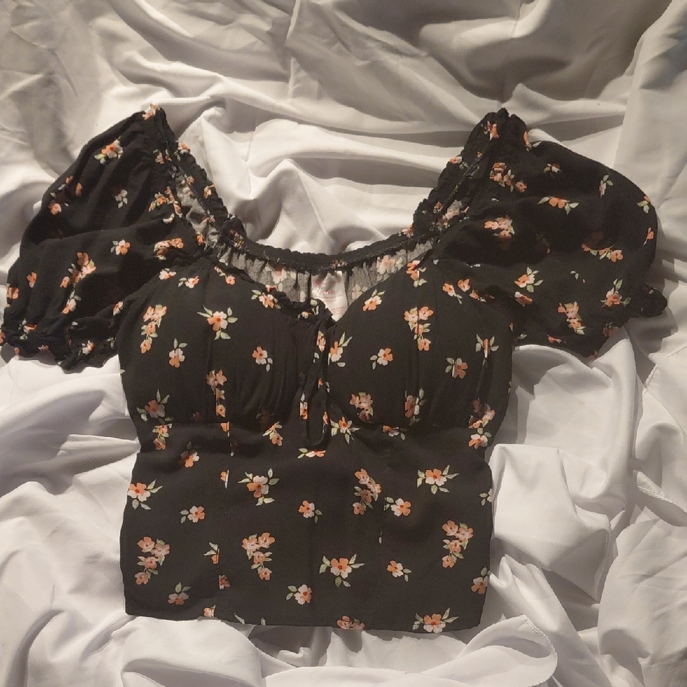 (No Boundaries) Black Floral Puff Sleeve Crop Top Blouse